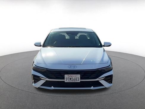 Used 2025 Hyundai Elantra Limited image 4