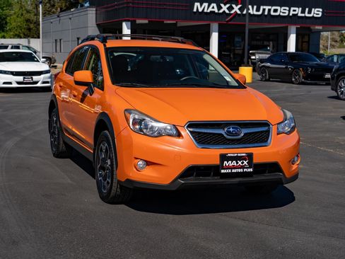 Used 2014 Subaru Crosstrek 2.0i Limited w/ Popular Package #2 AWD/4WD image 2