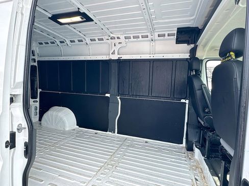 Used 2026 RAM ProMaster 2500 w/ Convenience Group FWD image 9