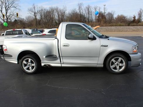 Used 2004 Ford F150 Lightning image 2