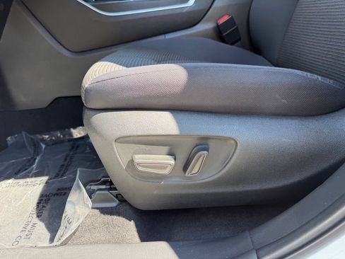 Used 2023 Toyota Highlander L AWD/4WD image 14