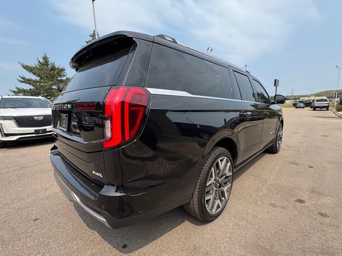 Used 2025 Ford Expedition Max Platinum w/ Platinum Ultimate Package AWD/4WD image 8