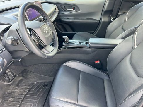 Used 2023 Toyota Prius XLE FWD image 11
