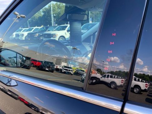 Used 2017 Ford Escape Titanium w/ Equipment Group 301A AWD/4WD image 35