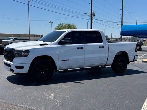 Used 2023 RAM 1500 Big Horn AWD/4WD image 3