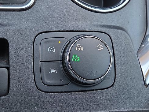 Used 2023 Chevrolet Traverse RS AWD/4WD image 29