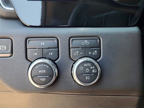 New 2025 GMC Sierra 2500 SLE w/ SLE Value Package; image 16