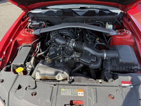 Used 2013 Ford Mustang Convertible RWD image 15