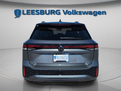 New 2026 Volkswagen Tiguan SE R-Line image 10