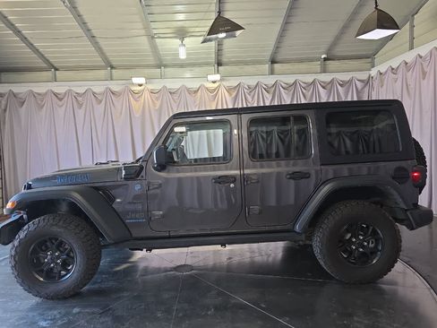 Used 2024 Jeep Wrangler Unlimited AWD/4WD image 6