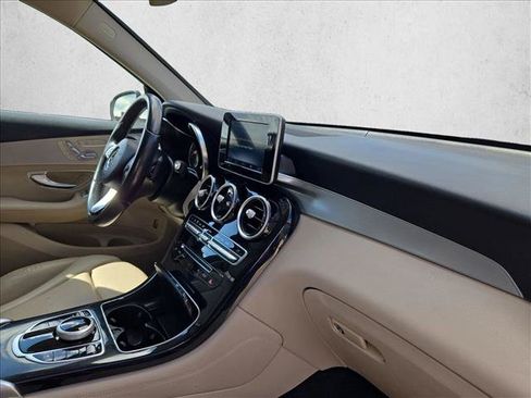Used 2017 Mercedes-Benz GLC 300 4MATIC image 12
