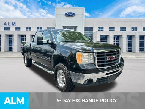 Used 2008 GMC Sierra 2500 SLT w/ Entertainment Package AWD/4WD image 3