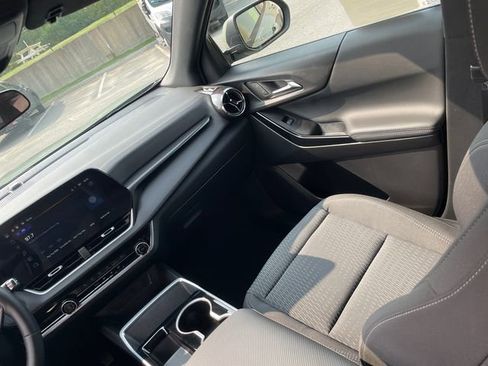 Used 2025 Chevrolet Equinox LT image 23