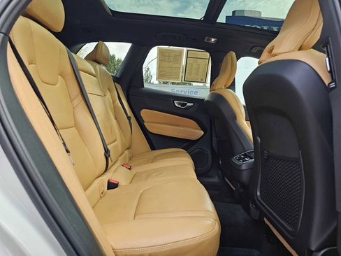 Used 2021 Volvo XC60 T5 Inscription w/ Protection Package Premier image 14