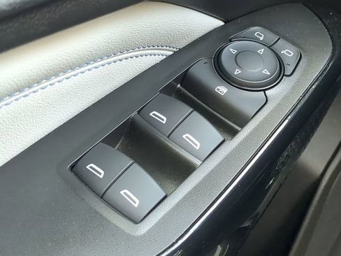 Used 2025 Chevrolet Trax LT w/ LT Convenience Package image 23