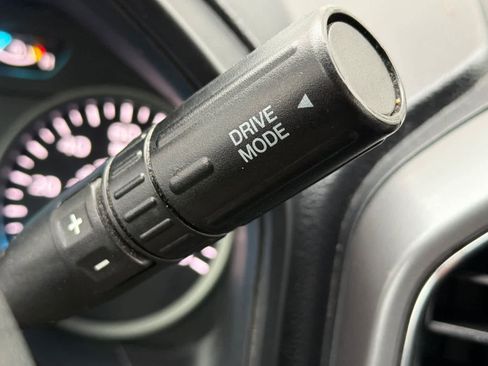 Used 2020 Ford F150 XLT image 22