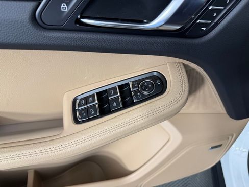 New 2026 Porsche Macan AWD/4WD image 21