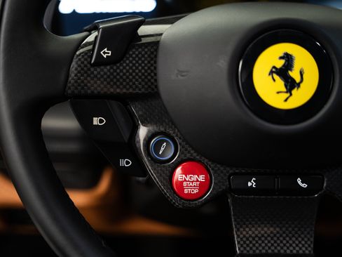 Used 2021 Ferrari F8 Tributo RWD image 31