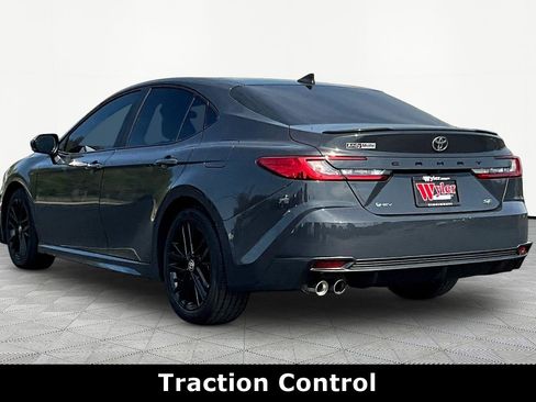 Used 2025 Toyota Camry SE image 4