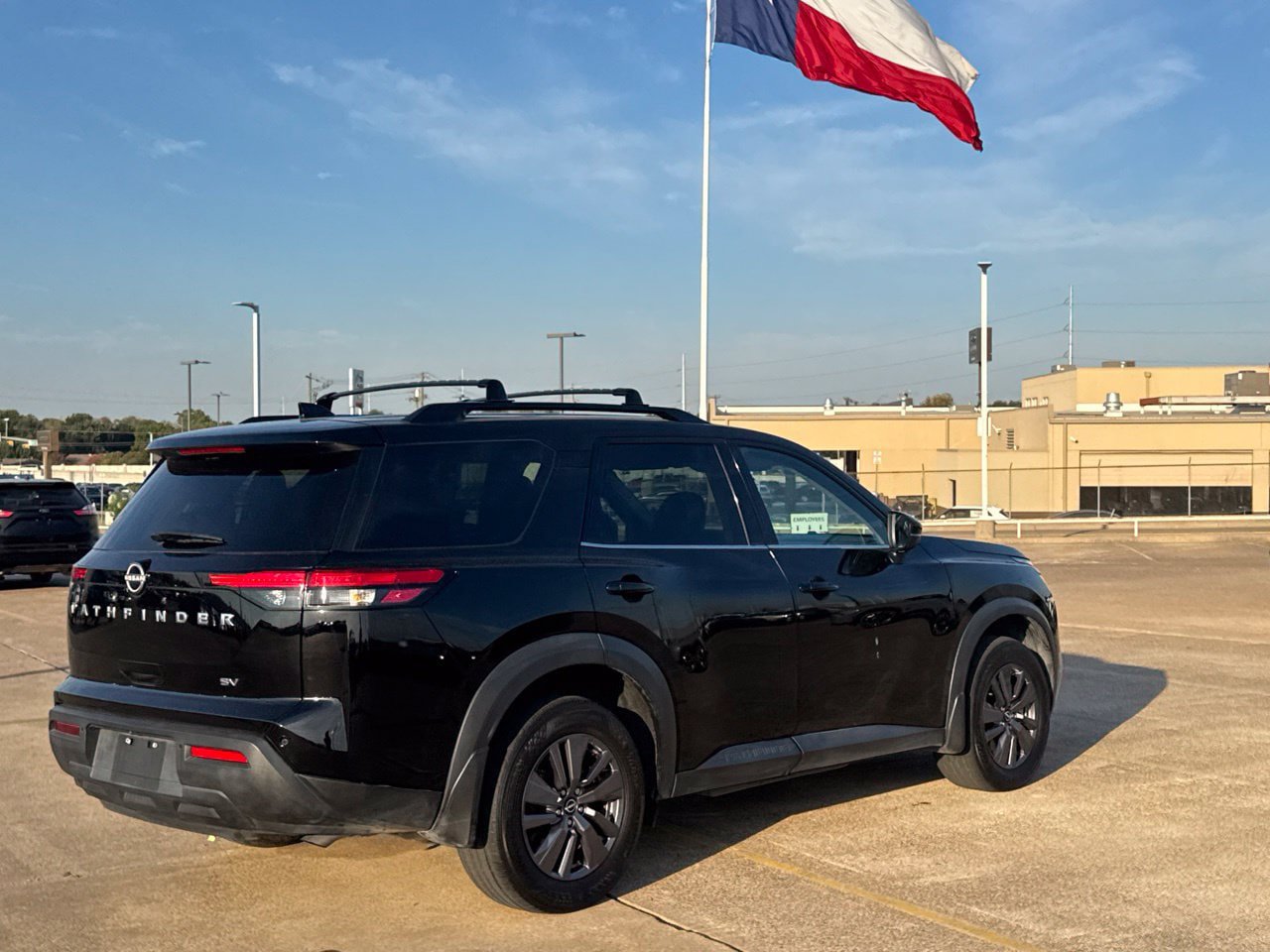 Certified 2024 Nissan Pathfinder SV FWD image 24