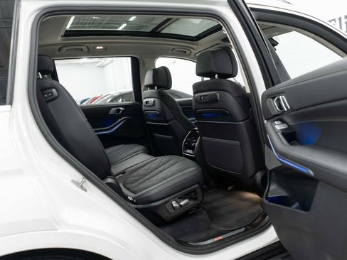 Used 2025 BMW X7 xDrive40i image 14