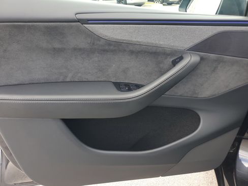 Used 2026 Tesla Model Y Long Range image 21