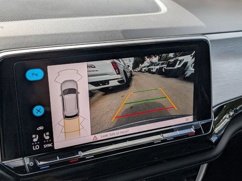 New 2026 Volkswagen Atlas Cross Sport SE FWD image 22