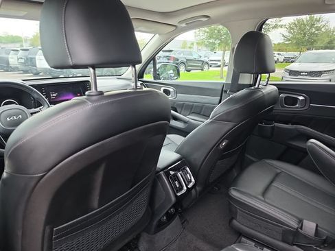 Certified 2023 Kia Sorento SX AWD/4WD image 11