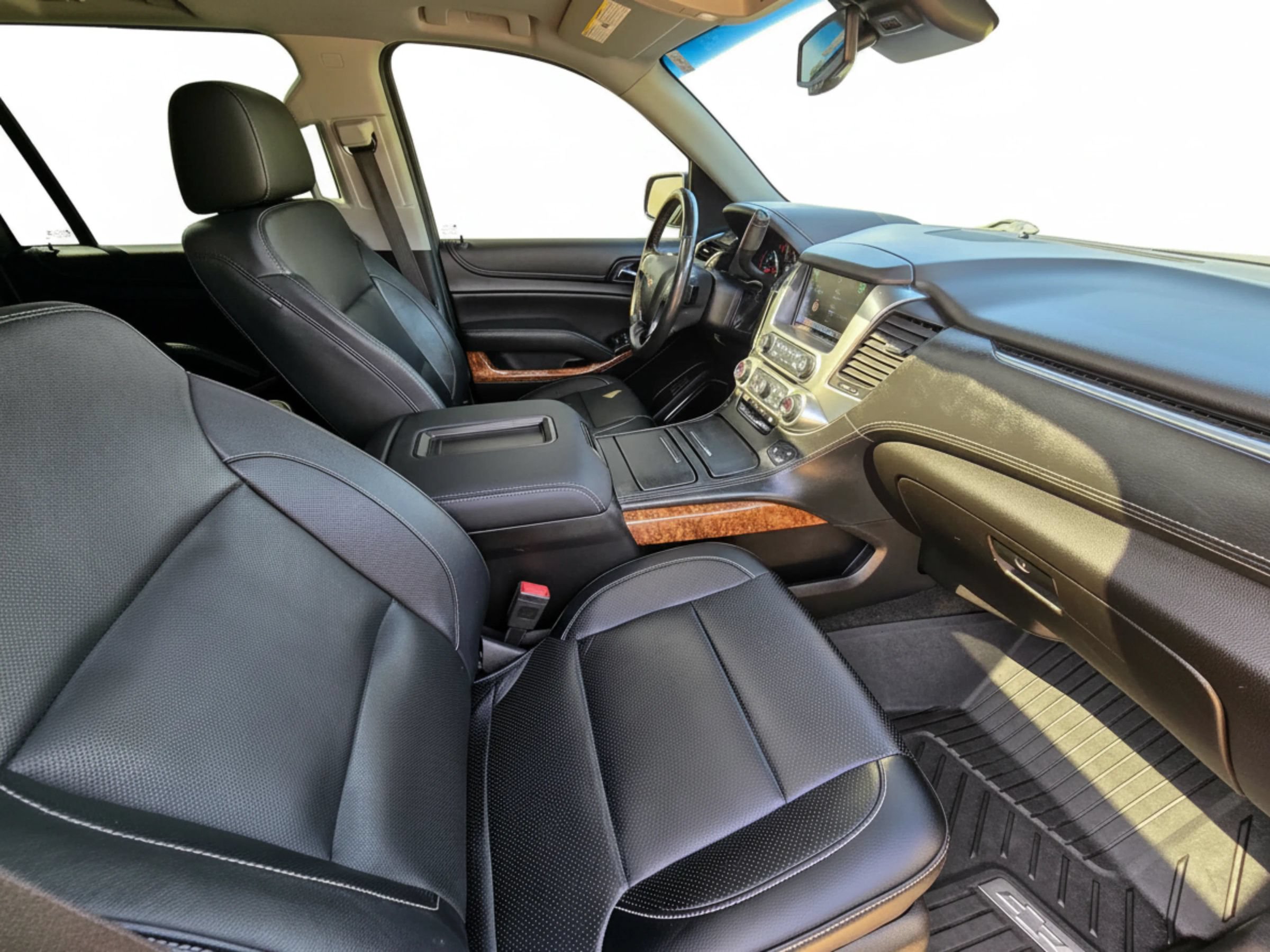 Used 2018 Chevrolet Suburban Premier RWD image 14