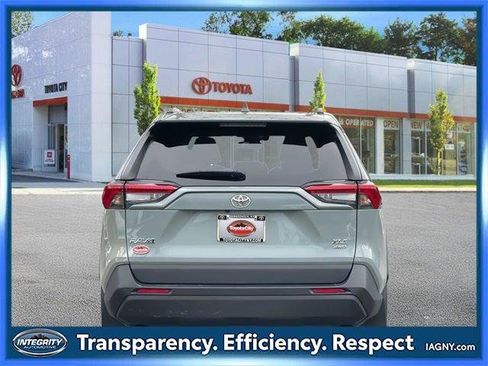 Certified 2021 Toyota RAV4 XLE Premium image 6