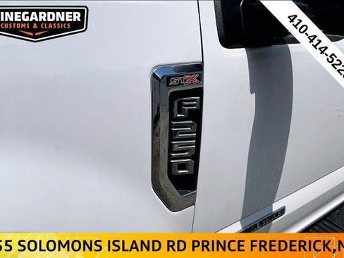 Used 2022 Ford F250 XL w/ STX Appearance Package AWD/4WD image 3