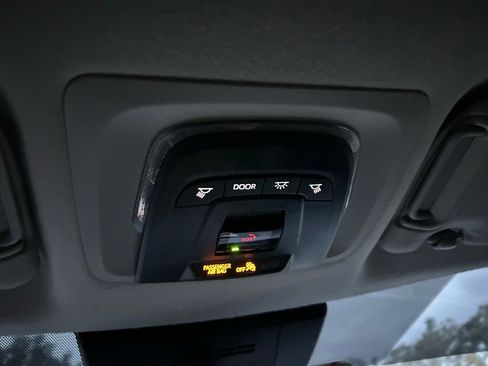 Used 2024 Toyota Corolla Cross LE image 28