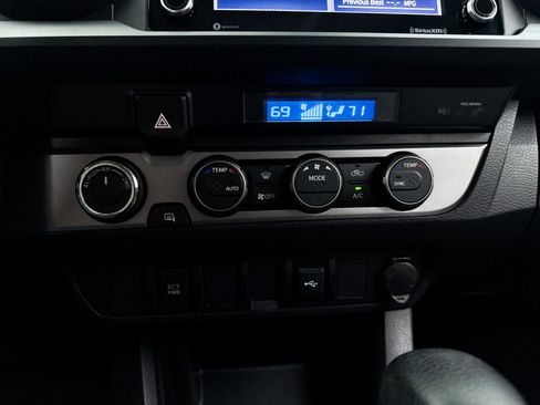 Used 2023 Toyota Tacoma 4x4 Double Cab image 21