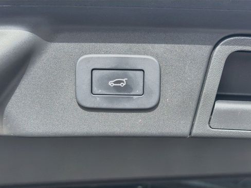 Used 2023 Land Rover Range Rover Velar R-Dynamic S AWD/4WD image 13