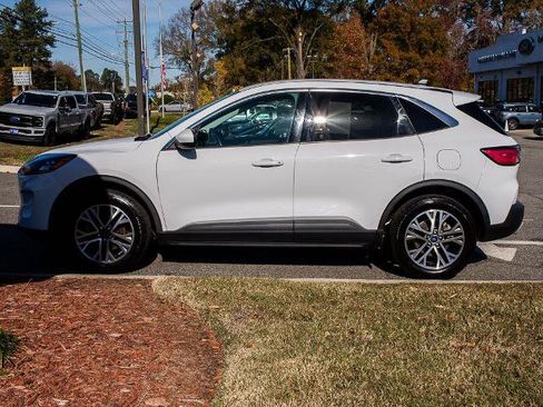 Certified 2022 Ford Escape SEL image 3