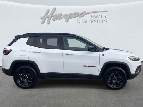 Used 2023 Jeep Compass Trailhawk w/ Trailer Tow Group AWD/4WD image 4