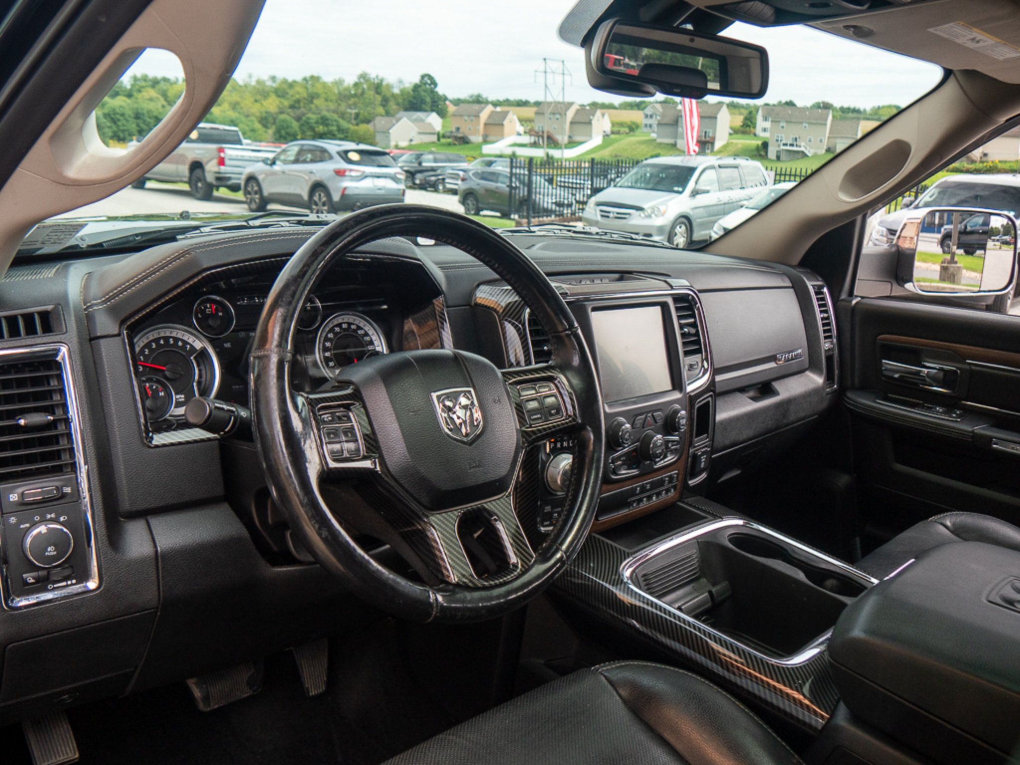 Used 2017 RAM 1500 Laramie AWD/4WD image 13