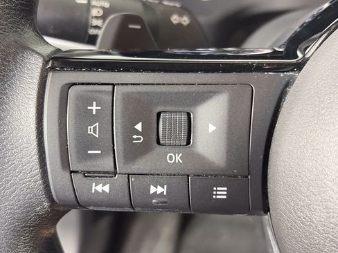 Used 2023 Nissan Rogue SV AWD/4WD image 29