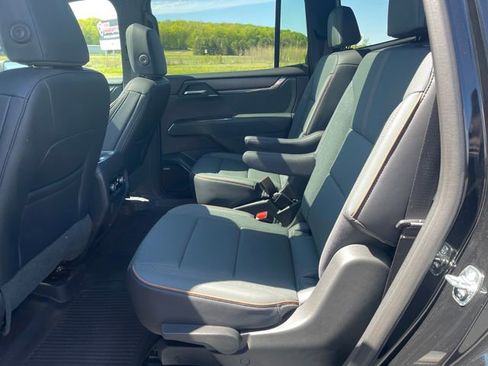 Used 2025 GMC Acadia AT4 AWD/4WD image 29