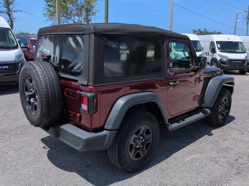 Used 2022 Jeep Wrangler Sport AWD/4WD image 5