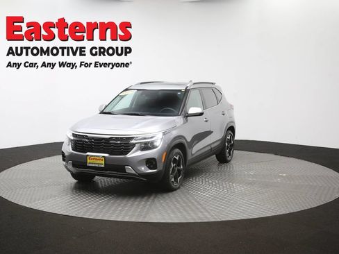 Used 2024 Kia Seltos EX AWD/4WD image 56