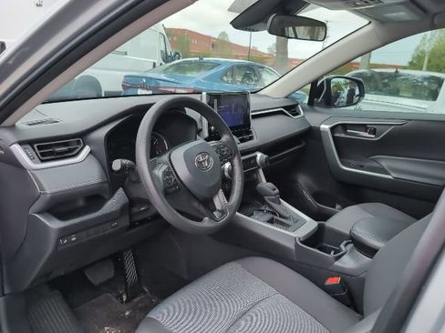 Used 2025 Toyota RAV4 XLE w/ Convenience Package image 8