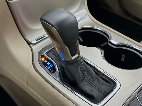 Used 2017 Jeep Grand Cherokee Limited w/ Luxury Group II image 25