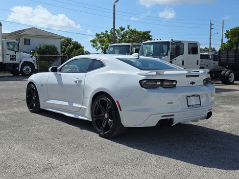 Used 2021 Chevrolet Camaro SS RWD image 5