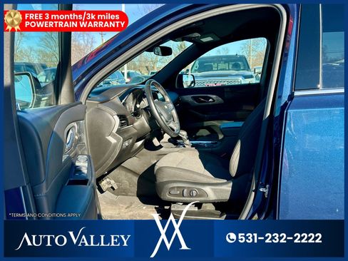 Used 2023 Chevrolet Traverse LT image 13