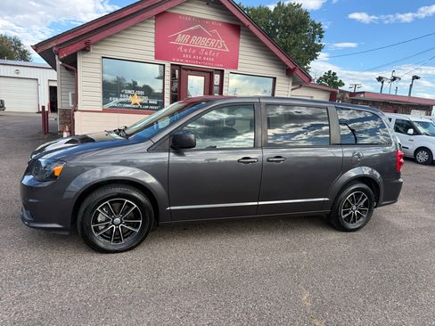 Used 2019 Dodge Grand Caravan SE image 5