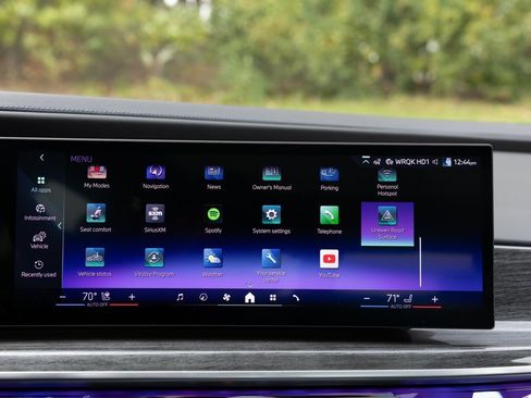 Used 2024 BMW 760i xDrive w/ Premium Package 2 image 27