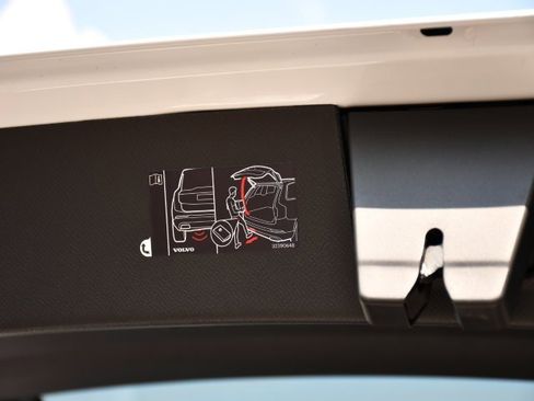 New 2026 Volvo XC90 B6 Plus w/ Protection Package Premier image 28