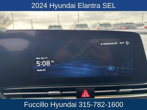 Used 2024 Hyundai Elantra SEL w/ Convenience Package image 19
