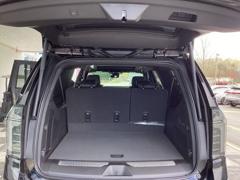 New 2026 Chevrolet Suburban High Country AWD/4WD image 23